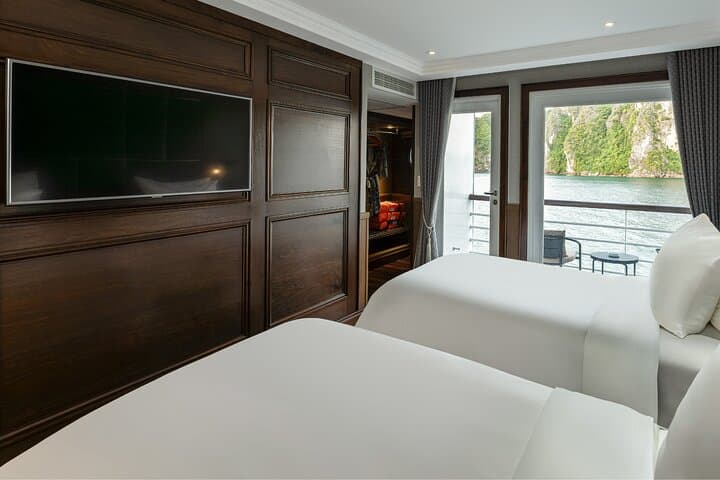 Apple Cruise: 2-Day Halong & Lan Ha Bay Exploration from Hanoi photo 5