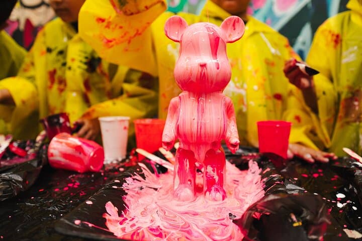 Private Bear Painting Class in Chicago — Fluid Bears Pour Painting Experience