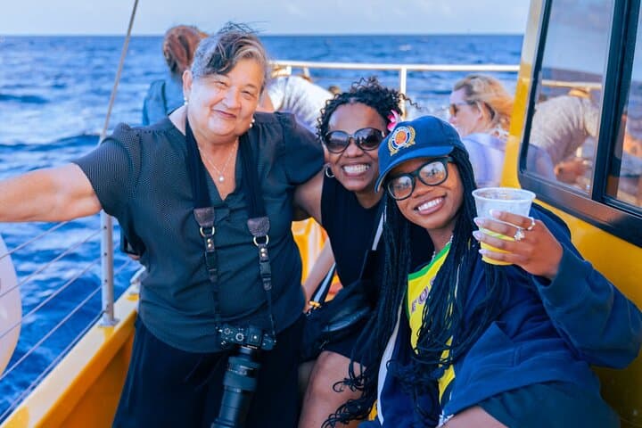 Waikiki Beach Sunset Sail on Ke Kai — 90-Minute Catamaran Cruise with Drinks photo 5