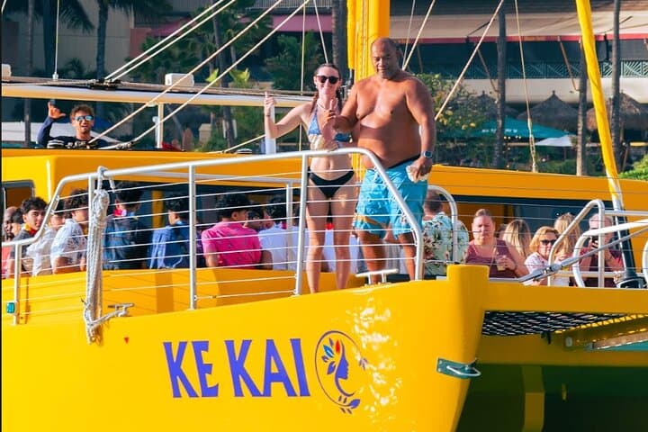 Waikiki Diamond Head Catamaran Sail: 1-Hour Midday Cruise with Drinks photo 4