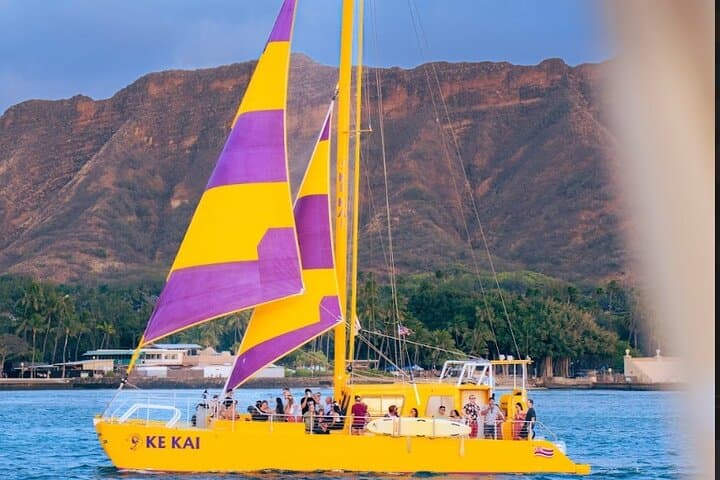 Waikiki Diamond Head Catamaran Sail: 1-Hour Midday Cruise with Drinks photo 3