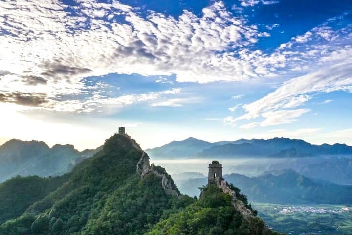 Private Transfer to Jinshanling or Simatai Great Wall: Quiet Hikes & Gubeikou Water Town photo 1