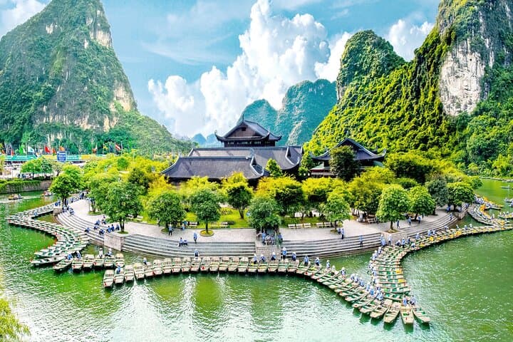 Ninh Binh One-Day: Bai Dinh Pagoda, Trang An Boat Trip & Mua Cave Hike photo 2