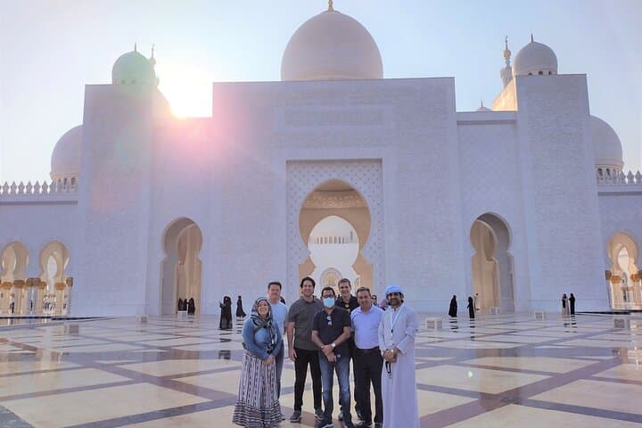 Sheikh Zayed Grand Mosque: Private Luxury Transfer & Guided Entry photo 5