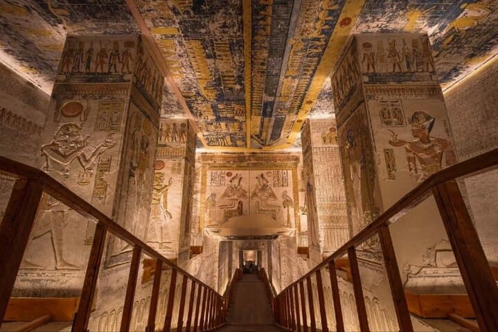 Hurghada to Luxor Overnight Hot Air Balloon & Valley of the Kings Tour photo 6