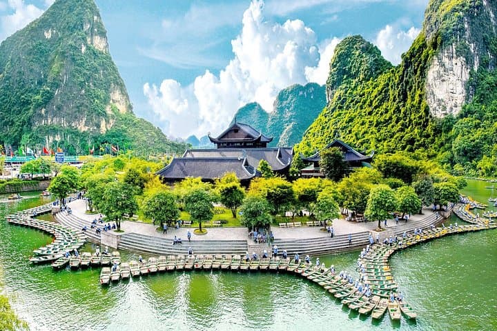 Private Day Tour to Ninh Binh: Hoa Lu & Trang An Sampan Boat Trip from Hanoi photo 2