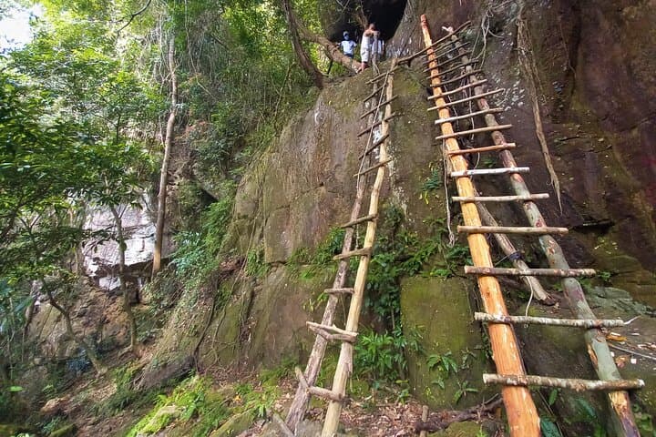 Trekking Tiên Sơn Đỉnh: Phú Quốc's Southern Ridge Day Hike photo 5
