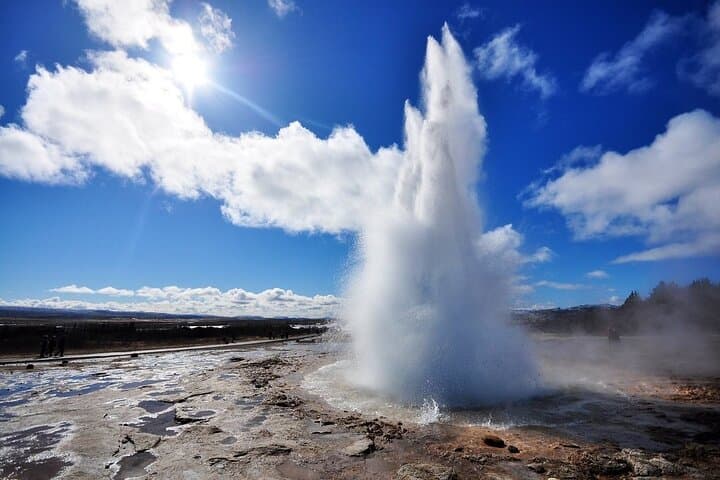 Private Golden Circle from Keflavik Airport: Thingvellir, Geysir, Gullfoss & Kerið in a Day photo 2