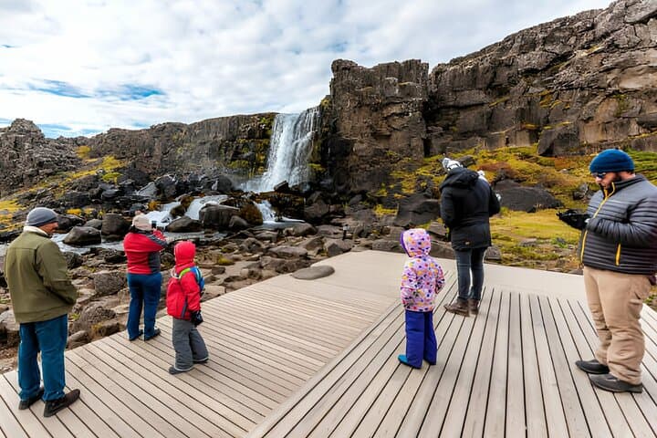 Private Golden Circle from Keflavik Airport: Thingvellir, Geysir, Gullfoss & Kerið in a Day photo 4