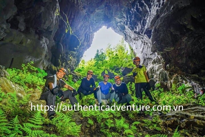 Pygmy Cave Camping & Abseil: 2-Day Hang Pygmy Expedition in Phong Nha
