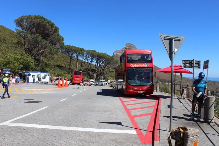 Cape Town Explorer: 5-Day Private Tour — Table Mountain, Winelands & V&A Waterfront