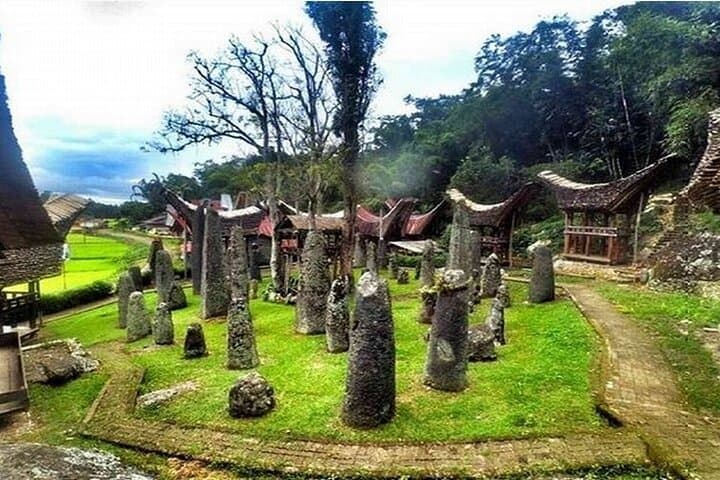 7-Day Toraja & Bugis Cultural Tour: Tana Toraja to Bira photo 2