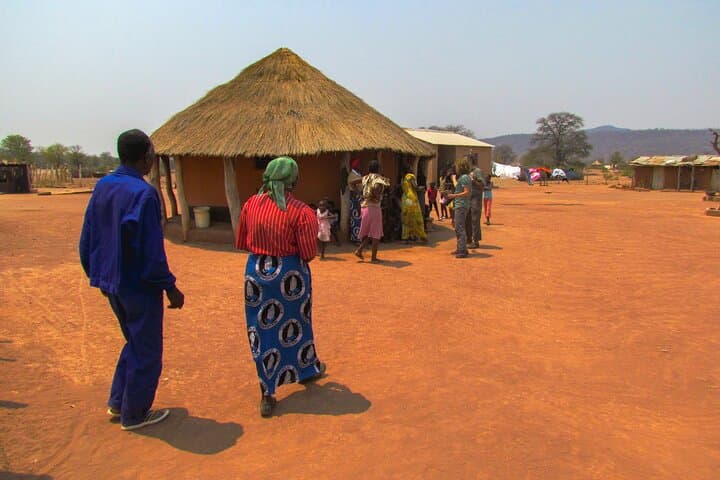 Batoka Gorge Hike and Ndebele Village Tour — Victoria Falls Cultural Hiking Experience photo 6