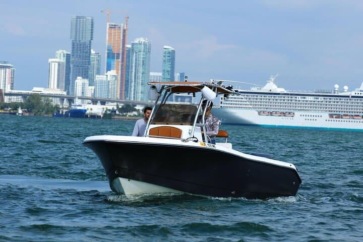Private Miami Boat Tour: Custom Two-Hour Biscayne Bay Cruise photo 3