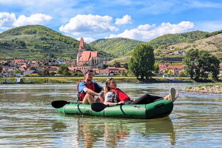 Kayak the Wachau Valley: Danube Day Trip with Wine Tasting from Vienna
