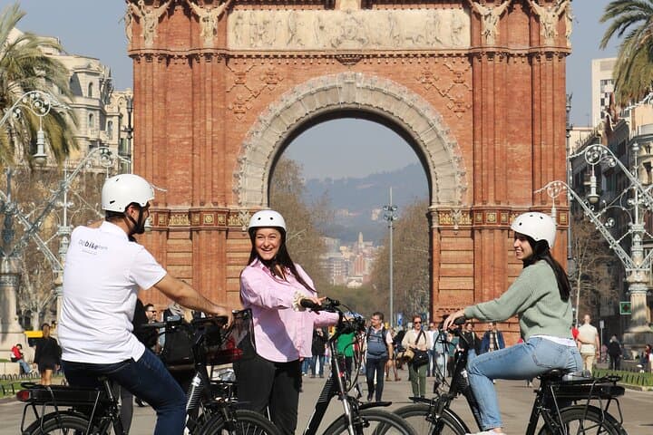 Electric Tapas Bike Tour Through Barcelona's Architectural Heart photo 4