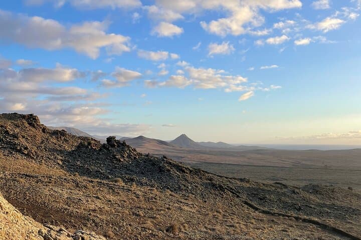 Fuerteventura Full Moon Hike: Sunset to Moonrise at Calderón Hondo photo 5
