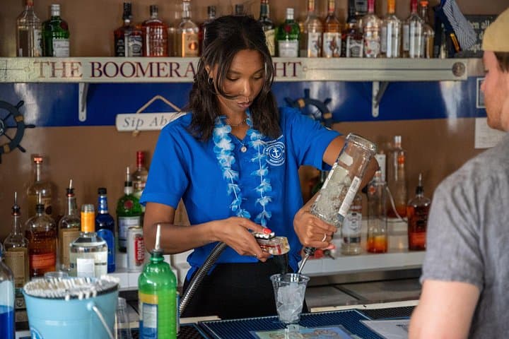 Party Yacht Cruise on the Potomac River — Georgetown Sunset & Night Cruises photo 3
