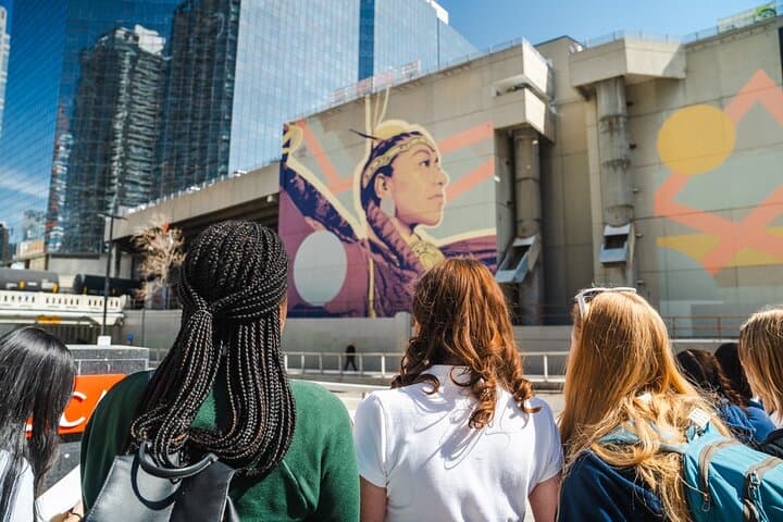 Classic Mural Tour of Calgary's Beltline: Street Art Walking Tour