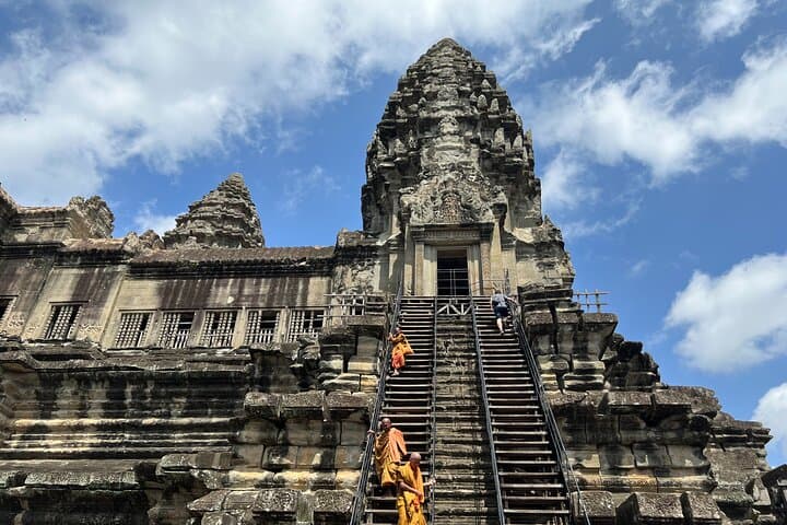 Angkor Wat Bike Tour with Lunch — Full-Day Small-Group Temple Ride photo 6