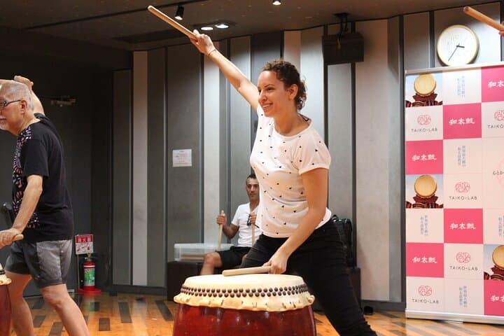 Tokyo 6-Hour Guided Walking Tour + Wadaiko Drumming Experience photo 2