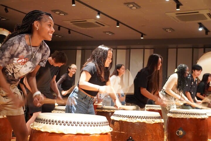 Tokyo 6-Hour Guided Walking Tour + Wadaiko Drumming Experience