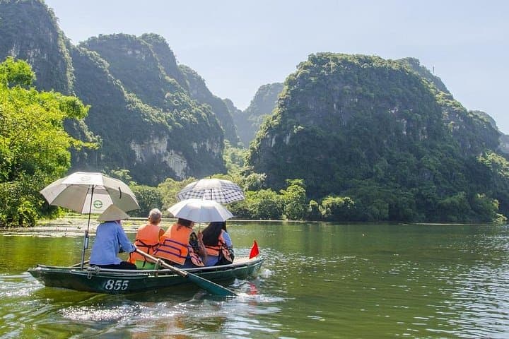 Hanoi to Lan Ha and Ninh Binh: 3-Day Cruise, Caves & Kayaking photo 4