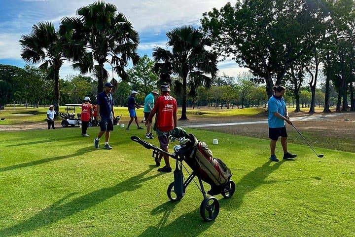 Play Leisure Golf In Bacolod City: A Relaxed Round Amidst Lush Greens photo 1