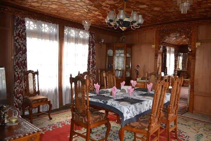 Kashmir Deluxe: 6-Day Srinagar to Gulmarg, Sonamarg, Pahalgam & Dal Lake Houseboat photo 4