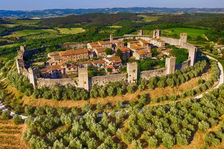 Chianti and Castles Day Tour from San Gimignano — Wine Tastings, Castellina & Monteriggioni photo 2