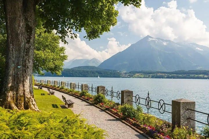 Lake Brienz SUP and Lauterbrunnen Valley Day Trip from Zurich photo 4