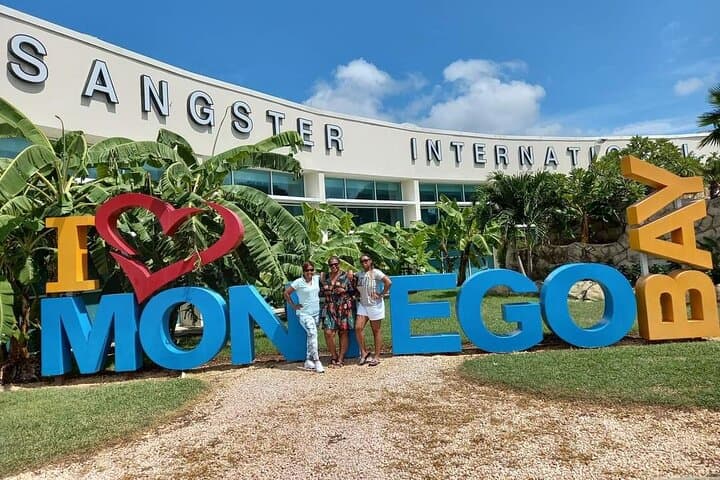Private Montego Bay Airport Transfer to Runaway Bay, St Ann — Door-to-Door Service