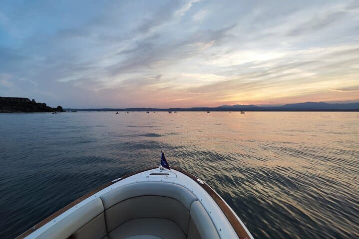 Private Lake Garda Speedboat Cruise with Skipper — 4-Hour Coastal Tour photo 4
