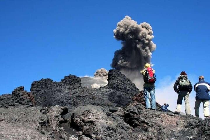 Mount Etna 3000m Half-Day Guided Volcano Tour from Catania