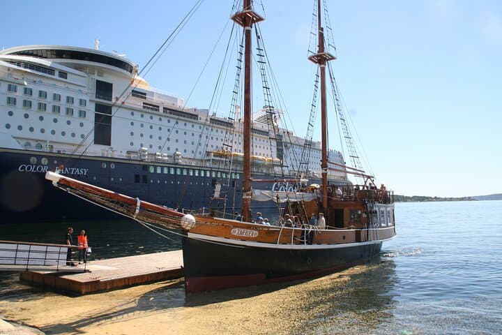 Oslo Fjord Mini Cruise: 50-Minute Wooden Sailing Ship Sightseeing photo 2