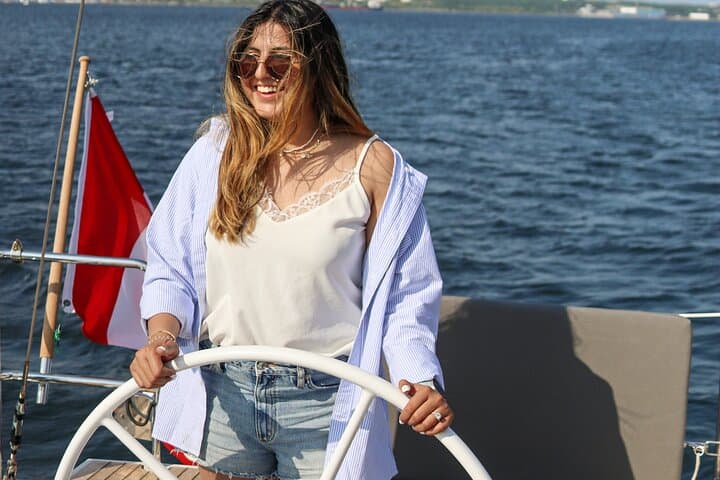 Halifax Summer Breeze Sail: Two-Hour Coastal Yacht Cruise