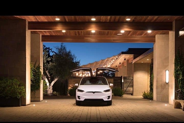 Nashville to Graceland Day Trip: Private Tesla & Sprinter Transport to Memphis photo 1
