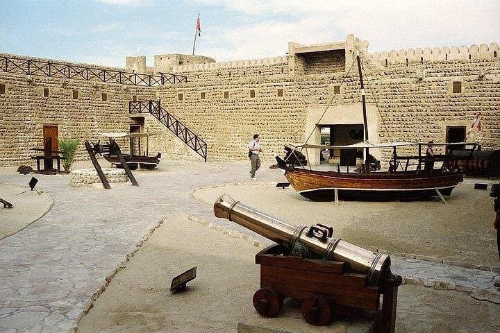 Dubai Old and Modern City Tour: Burj Khalifa, Jumeirah & Abra Ride photo 6