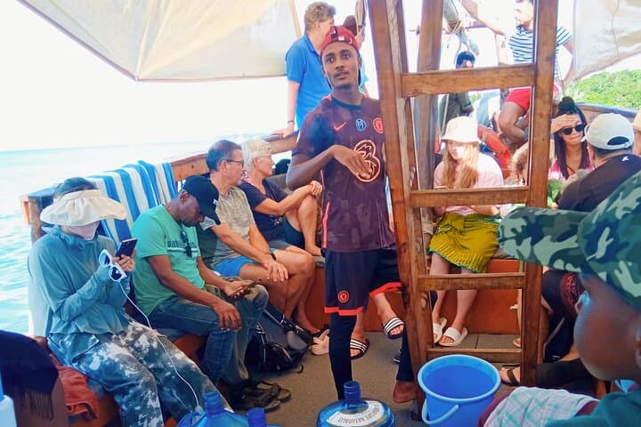 Kisite Mpunguti Dolphin Safari and Wasini Island Snorkel — Day Trip from Diani Beach photo 3