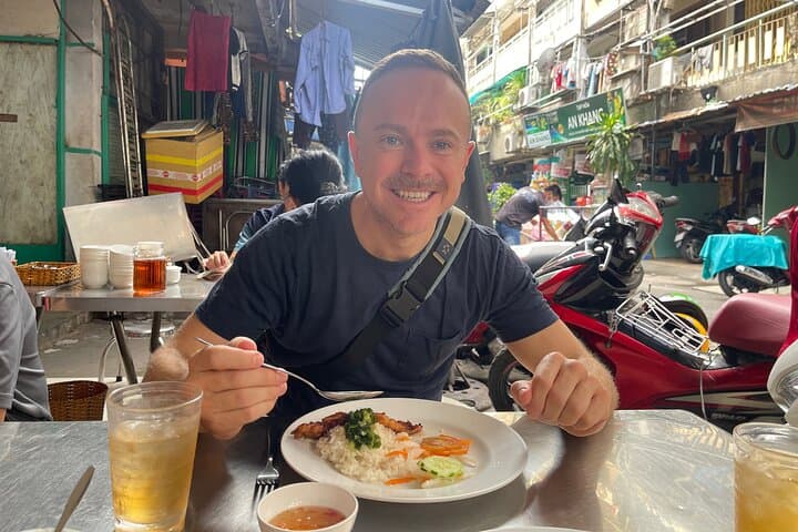Saigon Scooter Street-Food Tour With a Female Driver photo 3