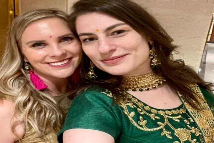 Shop Like a Local: Personalized Old & New Delhi Markets Tour