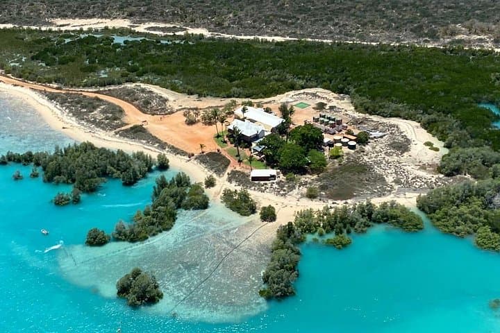 Helicopter to Willie Creek Pearl Farm: Cable Beach Flight, Live Pearl Harvest & Lunch photo 4