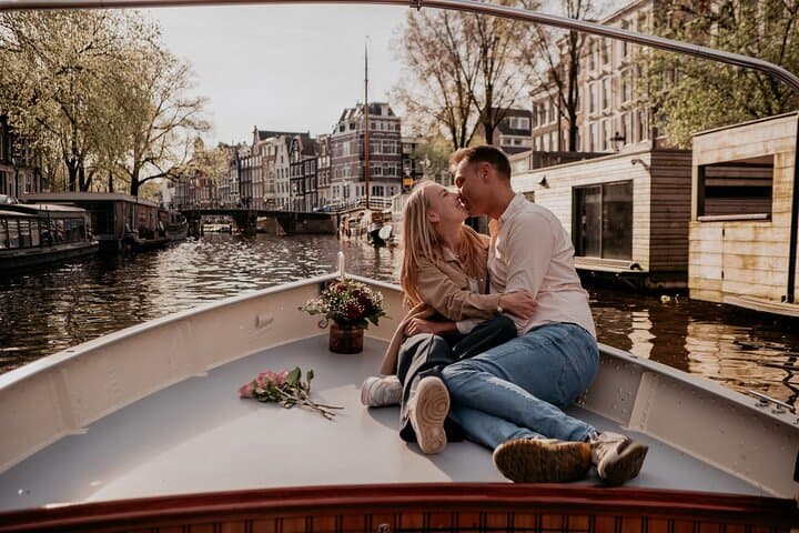 Private Romantic Canal Cruise Amsterdam — Prosecco & Snacks on a Solar Electric Boat photo 3