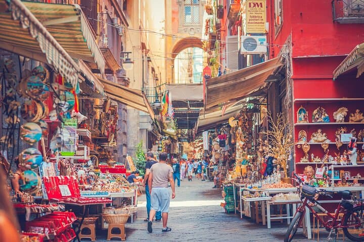 Naples Walking Tour: Legends, Street Art & Duomo History