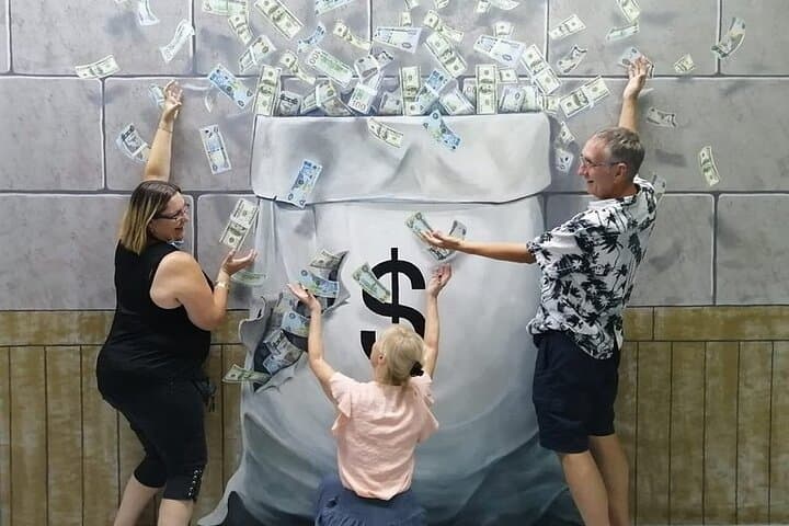 3D World Selfie Museum Dubai: Trick-Art Zones, Tips & What to Expect photo 2