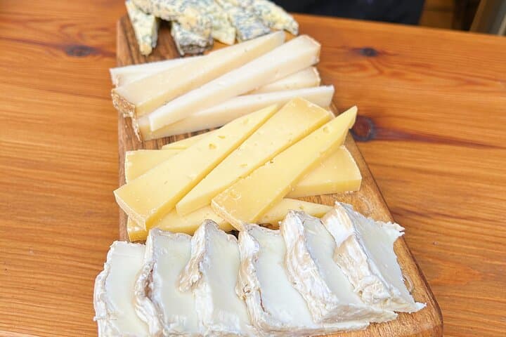 Girona Evening Food Tour: Tapas, Xuixo & Historic Old Town Stroll photo 4