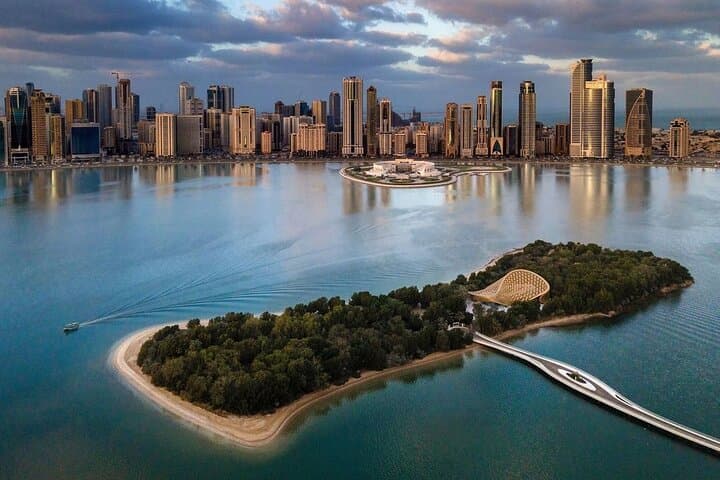 Explore Al Noor Island — Sharjah Botanical Gardens, Butterfly House & Art Installations