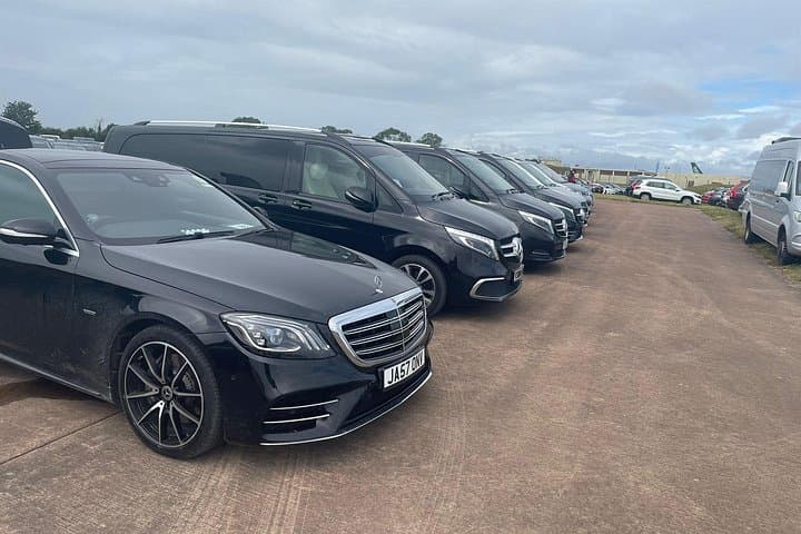 Private Full-Day Chauffeur Tour from London City to Stonehenge and Bath photo 3