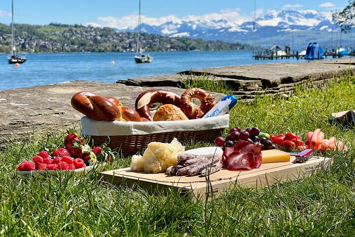 Luxury Picnic on Lake Zurich — Private Two‑Hour Lakeside Experience photo 2