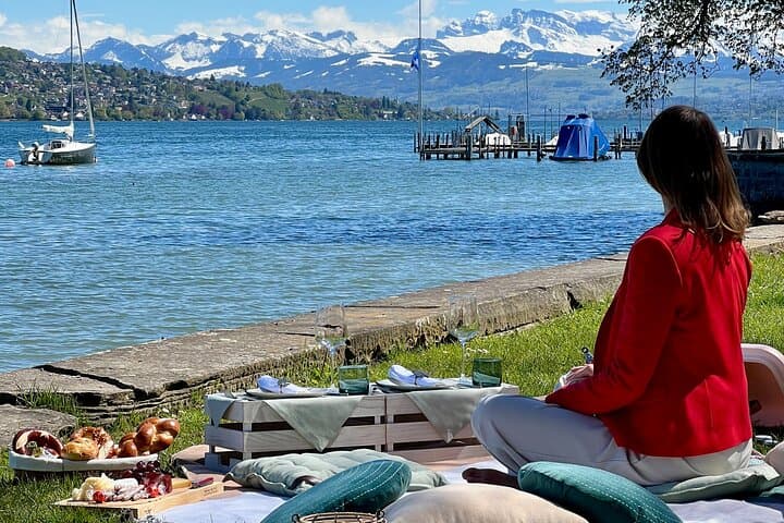 Luxury Picnic on Lake Zurich — Private Two‑Hour Lakeside Experience photo 4